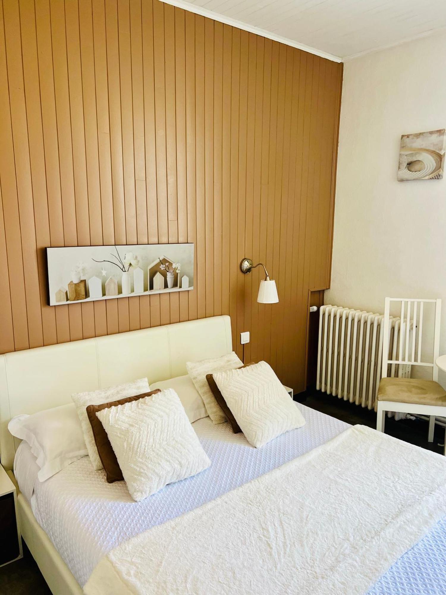 Le Grand Hotel Forcalquier Exterior foto