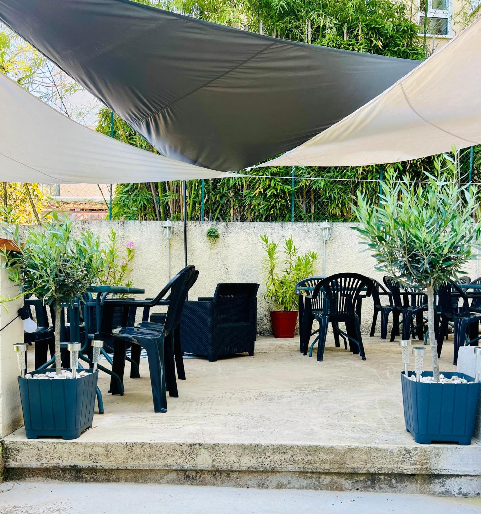 Le Grand Hotel Forcalquier Exterior foto
